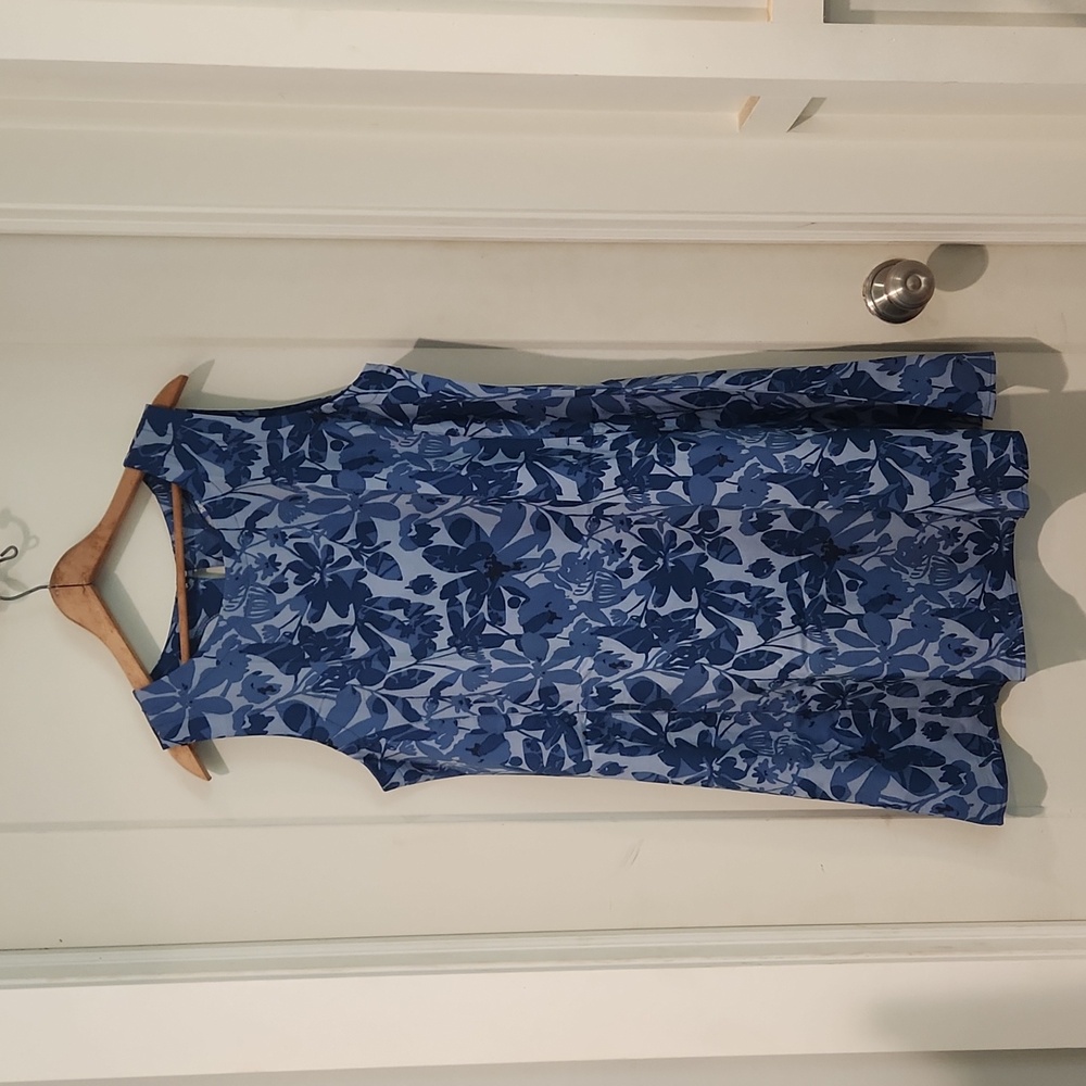 Ripskirt Hawaii Blue Floral Dress spf 50. Very nice. Well made. Great brand.